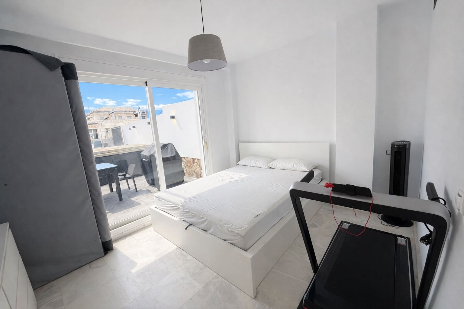 3 bedroom Villa for rent in Mijas Costa with pool garage - € 3,500 (Ref: 9742956)