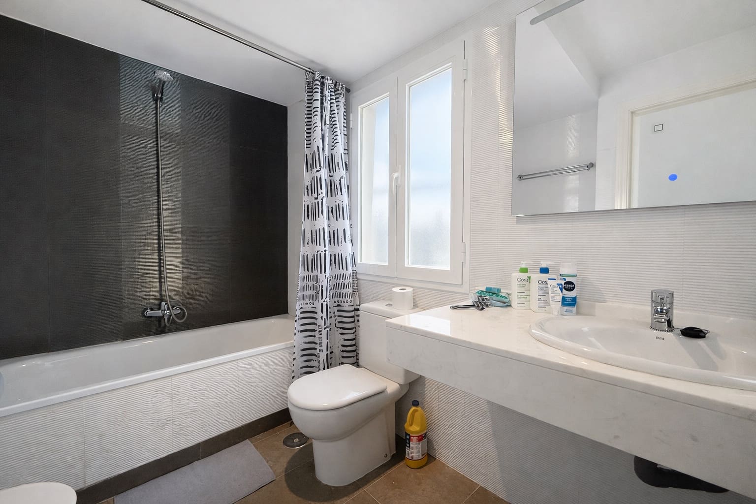 3 bedroom Villa for rent in Mijas Costa with pool garage - € 3,500 (Ref: 9742956)