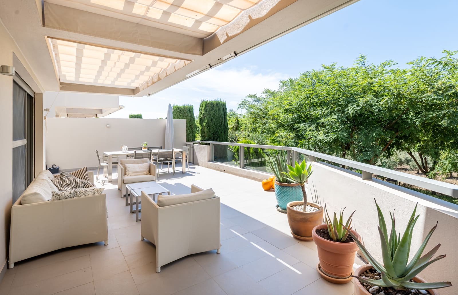 3 Zimmer Apartment zu verkaufen in Benahavis mit Garage - 780.000 € (Ref: 9745206)