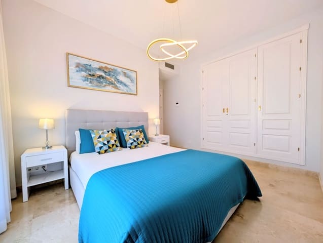 4 slaapkamer Halfvrijstaande villa te koop in El Paraiso, Estepona met zwembad garage - € 945.000 (Ref: 9747135)