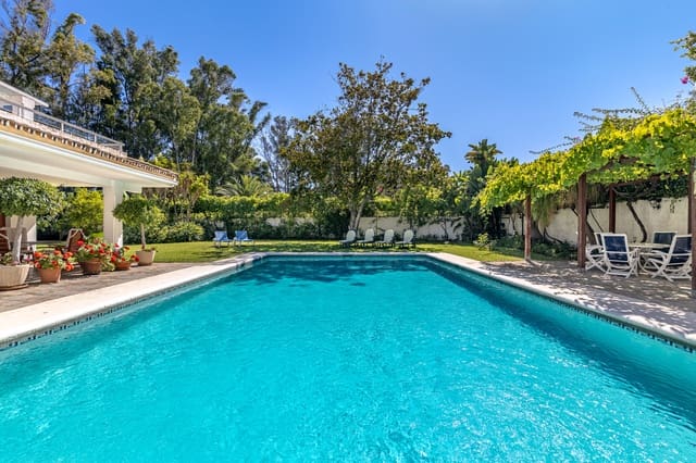 5 sovrum Villa till salu i Cancelada, Estepona med pool garage - 2 400 000 € (Ref: 9797374)