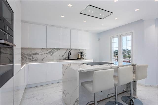 3 bedroom Townhouse for sale in Nueva Andalucia - € 1,050,000 (Ref: 9800788)