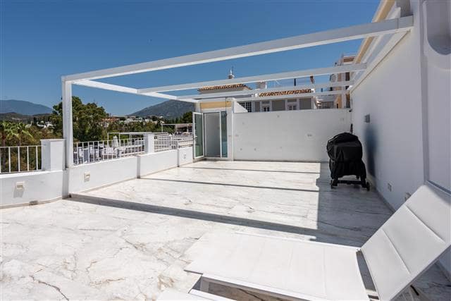 3 sovrum Hus till salu i Nueva Andalucia, Marbella - 1 050 000 € (Ref: 9800788)