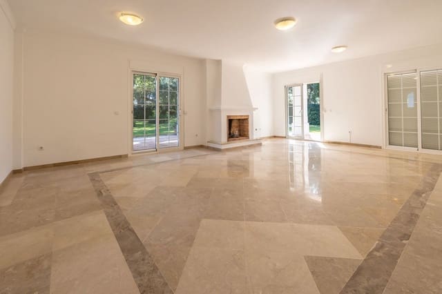 Chalet de 4 habitaciones en San Roque en venta con piscina - 1.595.000 € (Ref: 9813553)