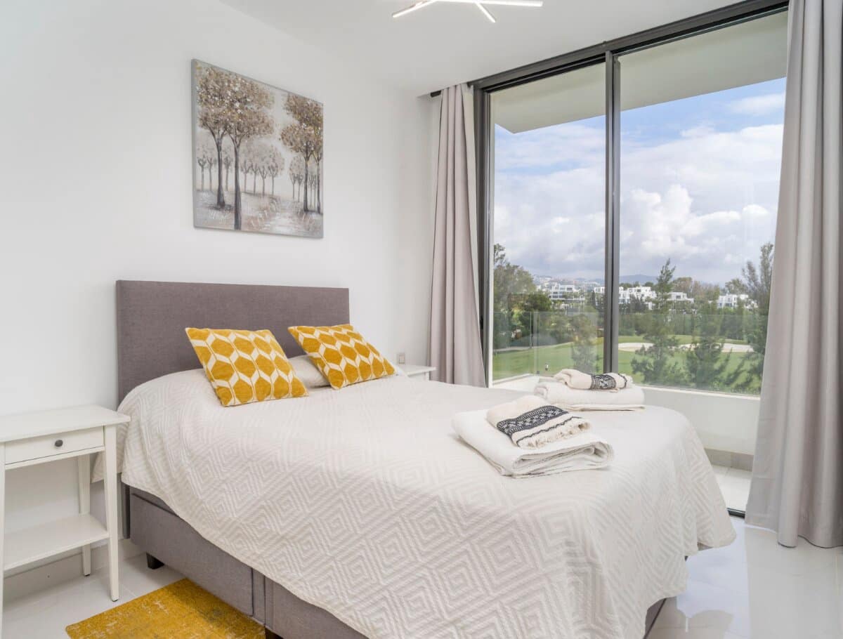 3 bedroom Penthouse for sale in El Paraiso with pool garage - € 1,195,000 (Ref: 9826064)
