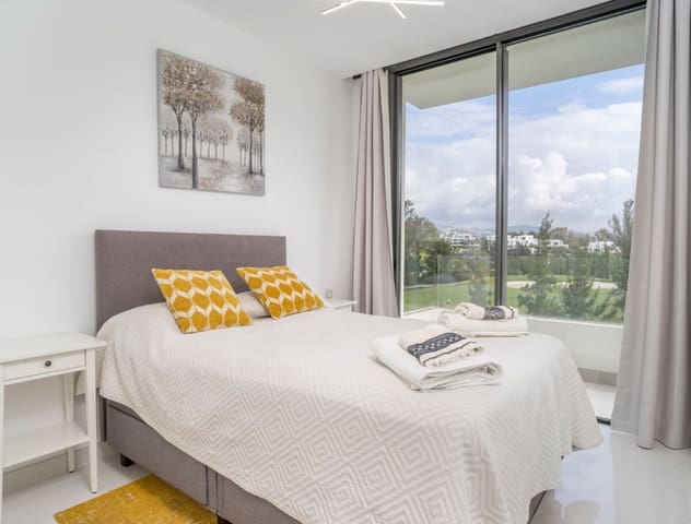 3 bedroom Penthouse for sale in El Paraiso, Estepona with pool garage - € 1,195,000 (Ref: 9826064)