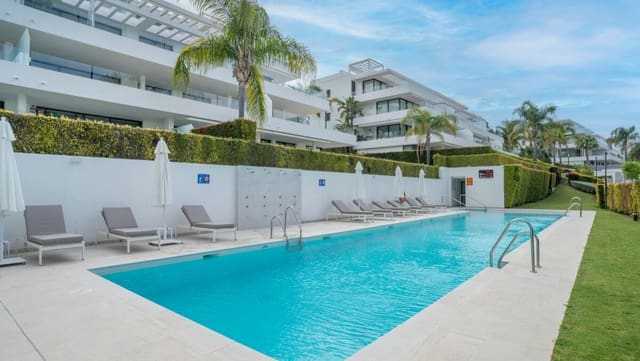 3 bedroom Penthouse for sale in El Paraiso, Estepona with pool garage - € 1,195,000 (Ref: 9826064)