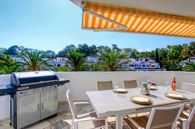 5 quarto Penthouse para venda em Elviria, Marbella com piscina - 990 000 € (Ref: 9833951)