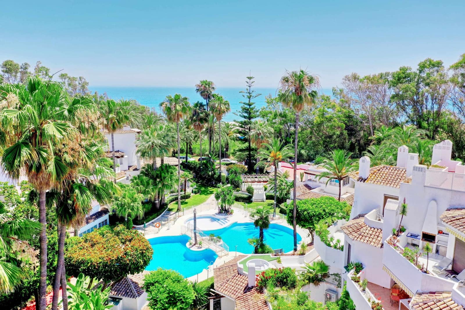 5 bedroom Penthouse for sale in Elviria with pool - € 990,000 (Ref: 9833951)