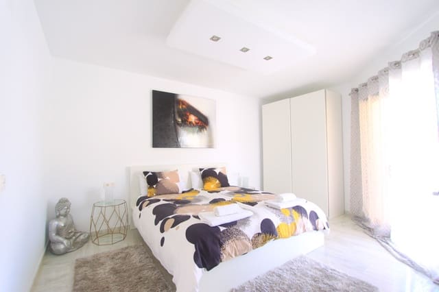 5 quarto Penthouse para venda em Elviria, Marbella com piscina - 990 000 € (Ref: 9833951)