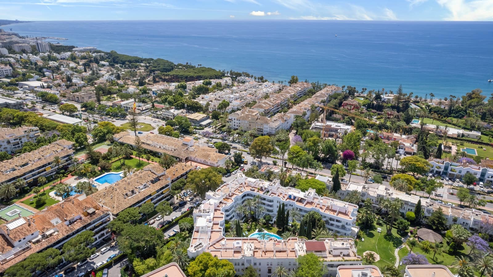 2 soverom Leilighet til salgs i Golden Mile med svømmebasseng garasje - € 695 000 (Ref: 9844049)
