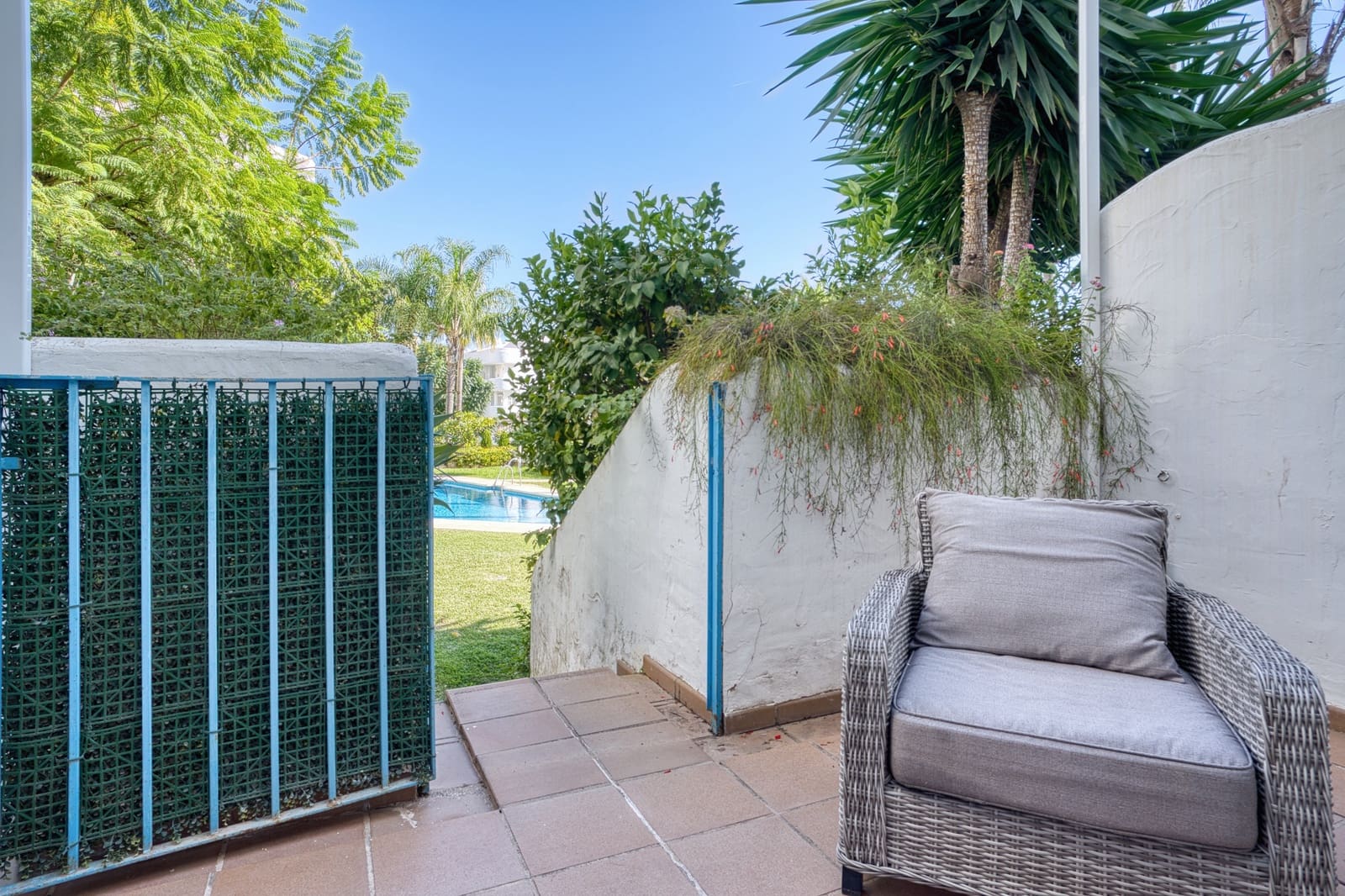 2 soverom Leilighet til salgs i Golden Mile med svømmebasseng garasje - € 695 000 (Ref: 9844049)