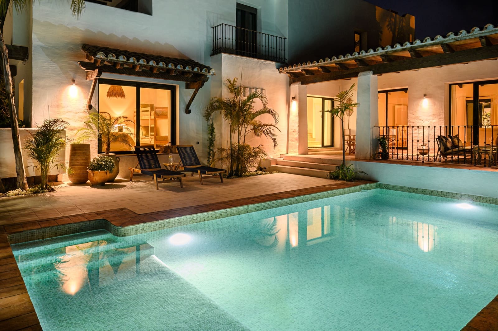 4 bedroom Villa for sale in El Paraiso with pool garage - € 1,995,000 (Ref: 9844079)