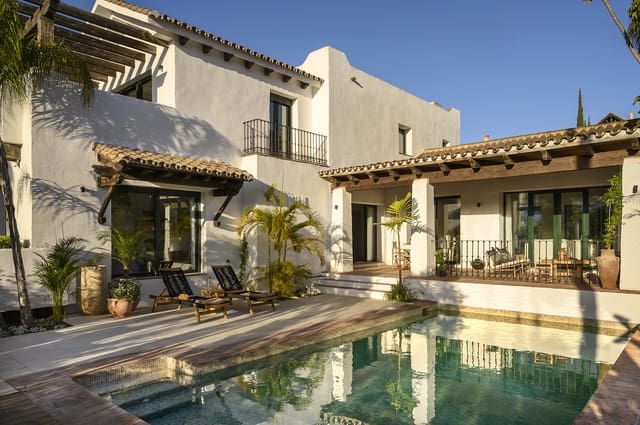 4 soverom Villa til salgs i El Paraiso, Estepona med svømmebasseng garasje - € 1 995 000 (Ref: 9844079)