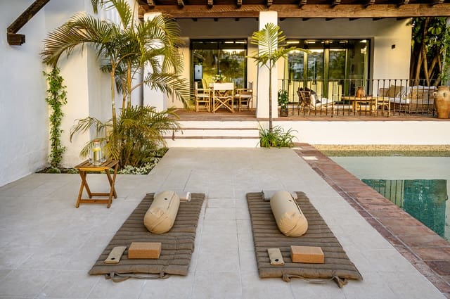 4 soverom Villa til salgs i El Paraiso, Estepona med svømmebasseng garasje - € 1 995 000 (Ref: 9844079)