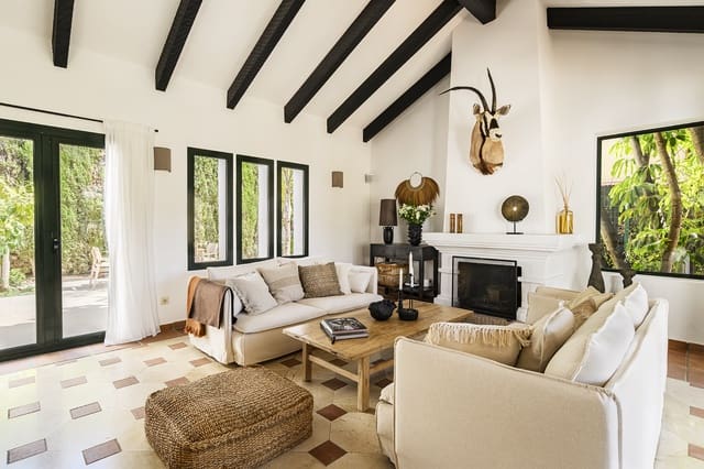 4 soverom Villa til salgs i El Paraiso, Estepona med svømmebasseng garasje - € 1 995 000 (Ref: 9844079)