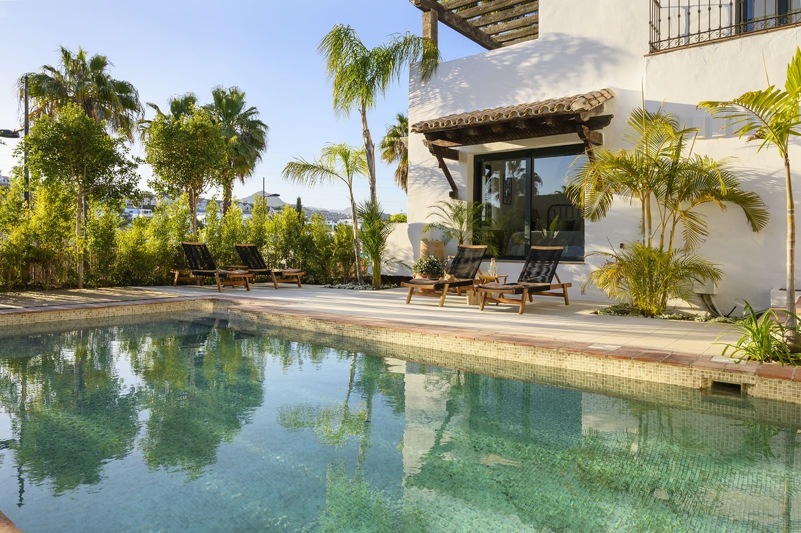 4 bedroom Villa for sale in El Paraiso with pool garage - € 1,995,000 (Ref: 9844079)