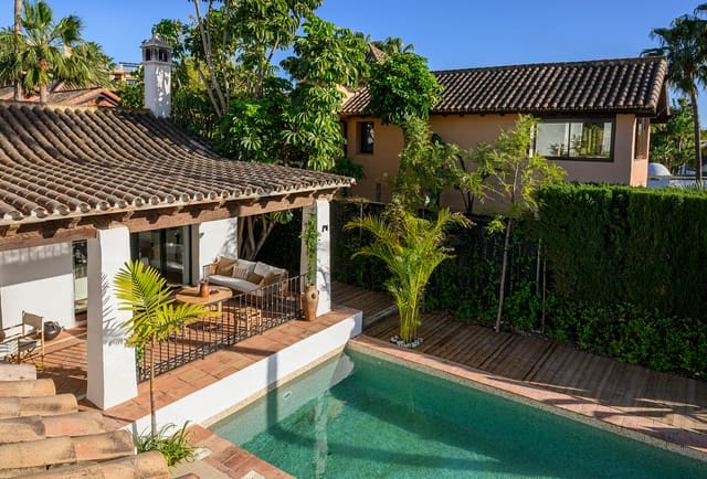 4 soverom Villa til salgs i El Paraiso, Estepona med svømmebasseng garasje - € 1 995 000 (Ref: 9844079)