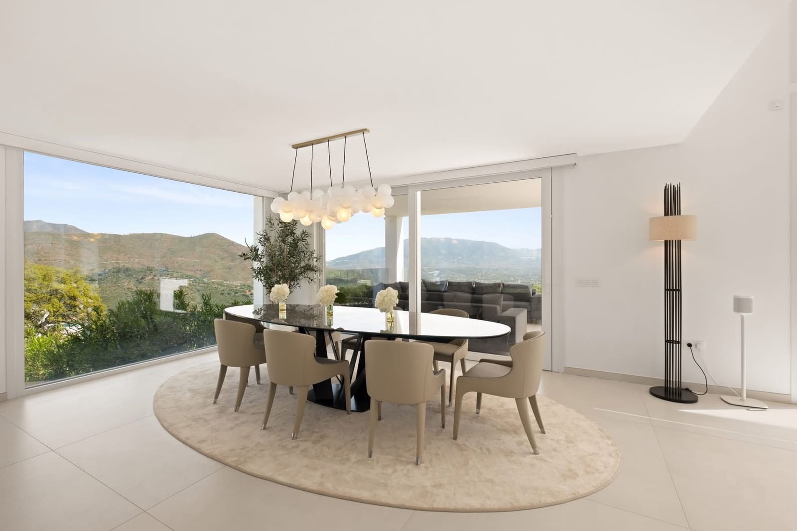4 bedroom Villa for sale in La Mairena with pool garage - € 3,650,000 (Ref: 9849758)
