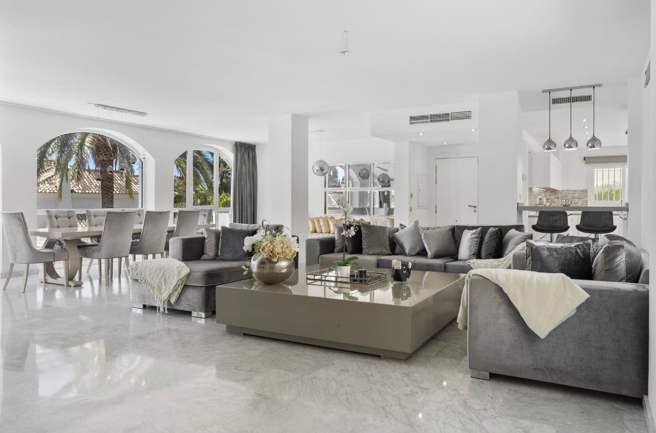 5 slaapkamer Villa te koop in Elviria met zwembad garage - € 2.200.000 (Ref: 9857784)