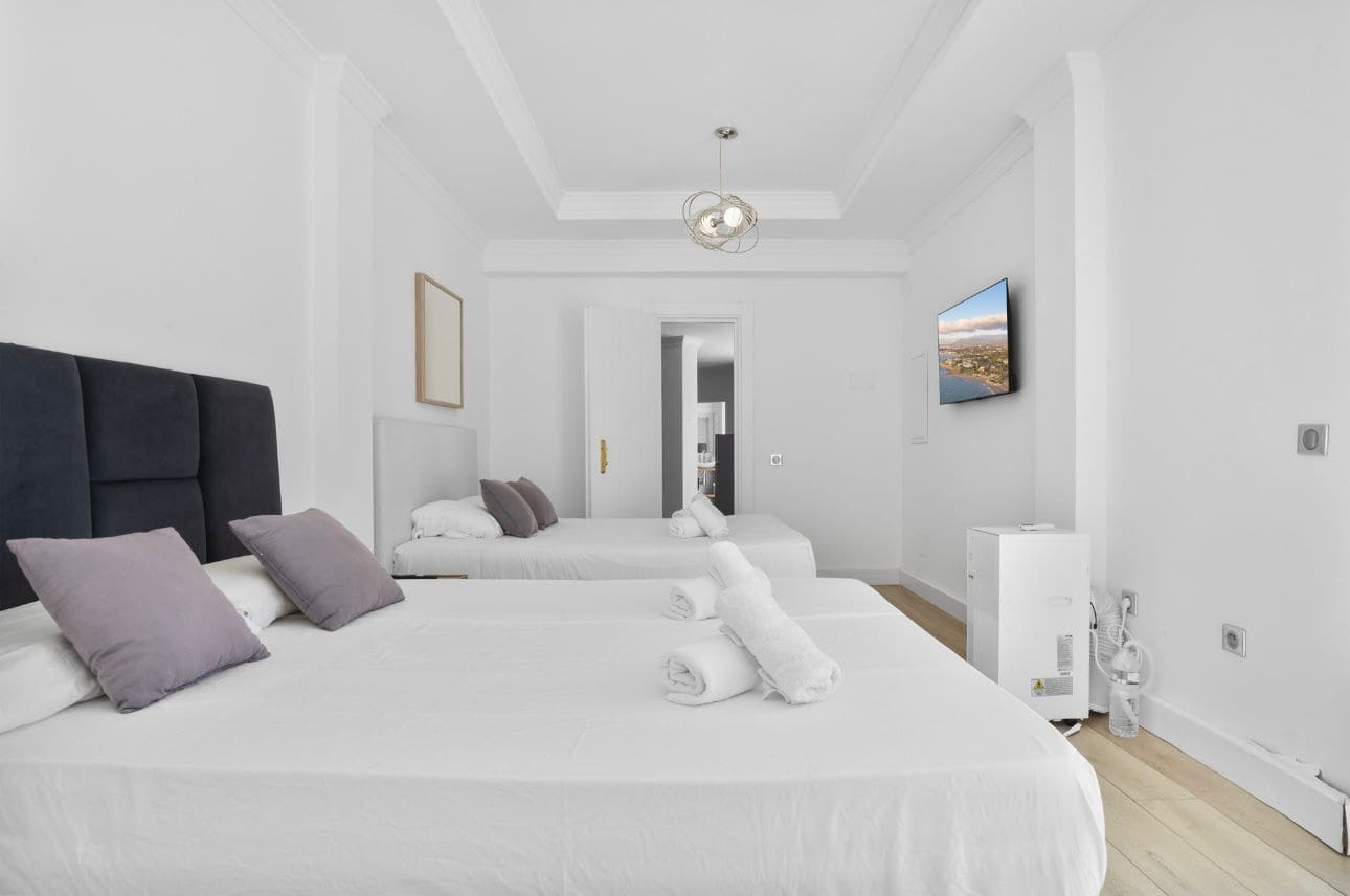 5 slaapkamer Villa te koop in Elviria met zwembad garage - € 2.200.000 (Ref: 9857784)
