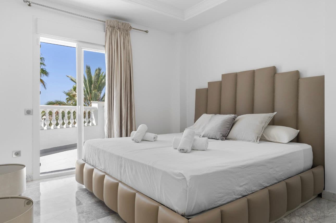 5 slaapkamer Villa te koop in Elviria met zwembad garage - € 2.200.000 (Ref: 9857784)