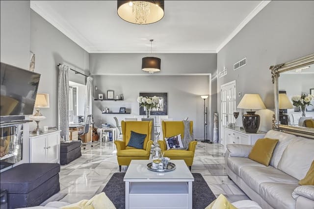 3 sypialnia Willa na sprzedaż w Bahía de Marbella, Marbella - 1 900 000 € (Ref: 9876861)