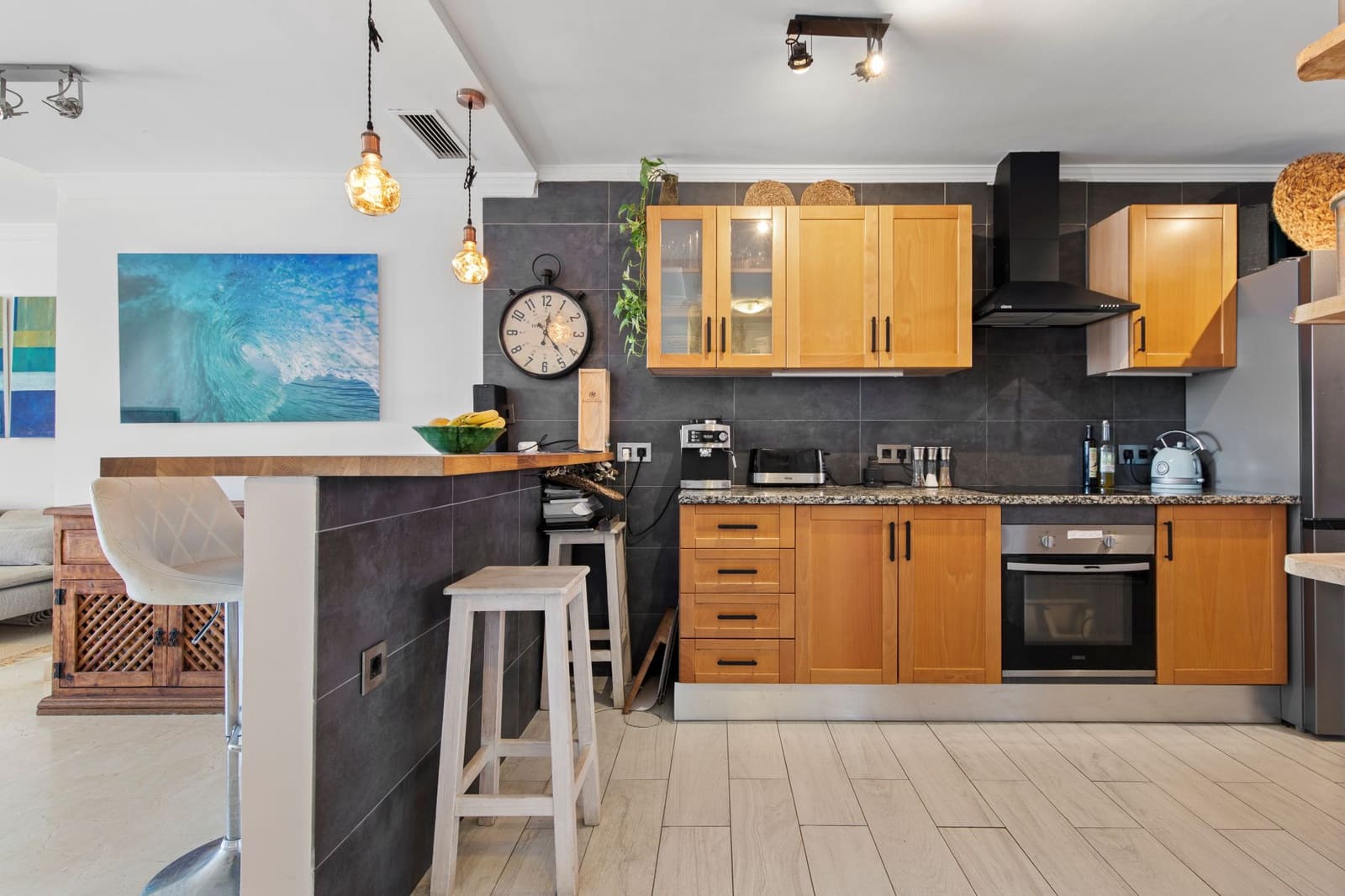 2 bedroom Apartment for sale in Elviria with garage - € 385,000 (Ref: 9882184)