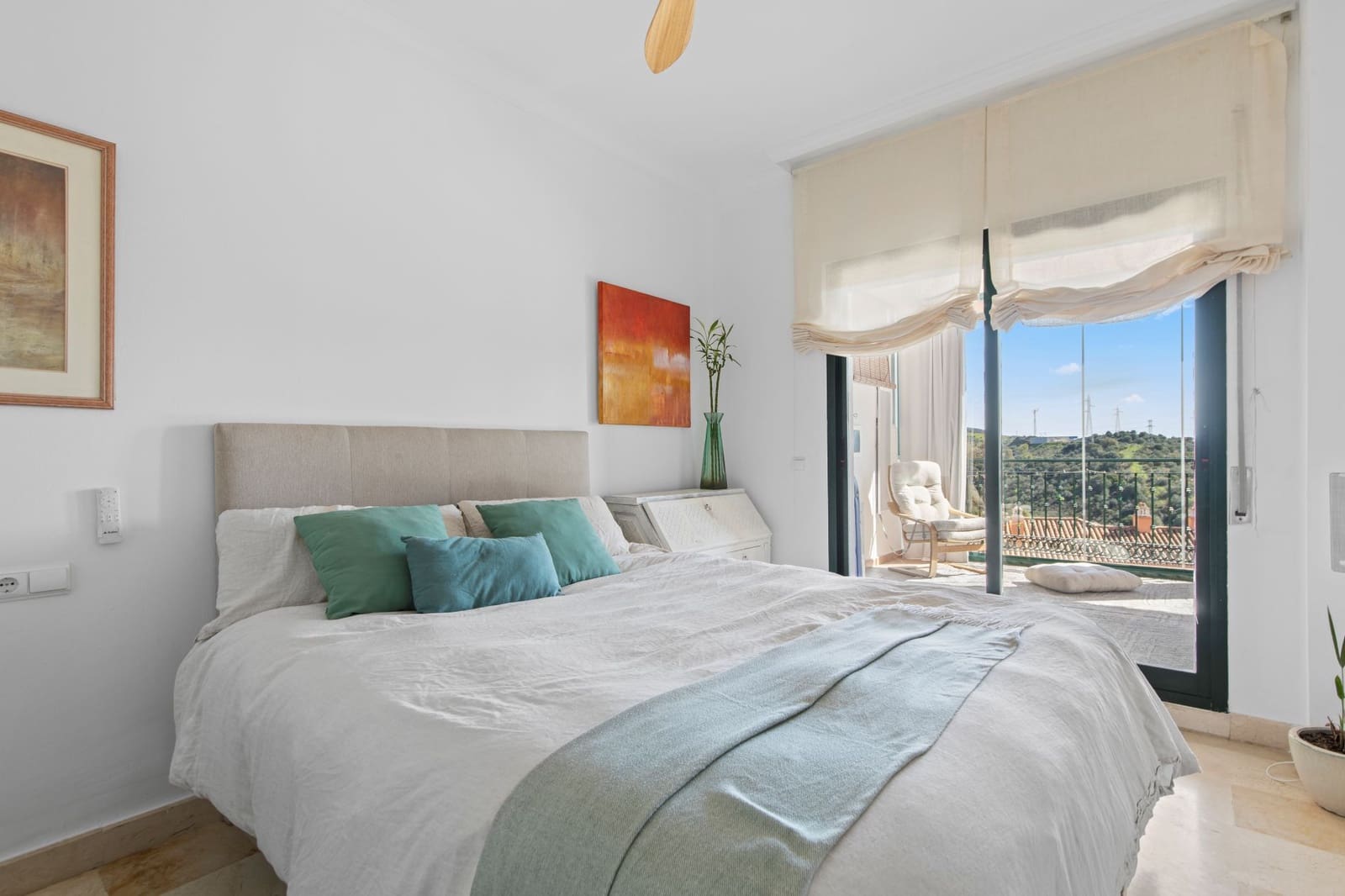 2 bedroom Apartment for sale in Elviria with garage - € 385,000 (Ref: 9882184)