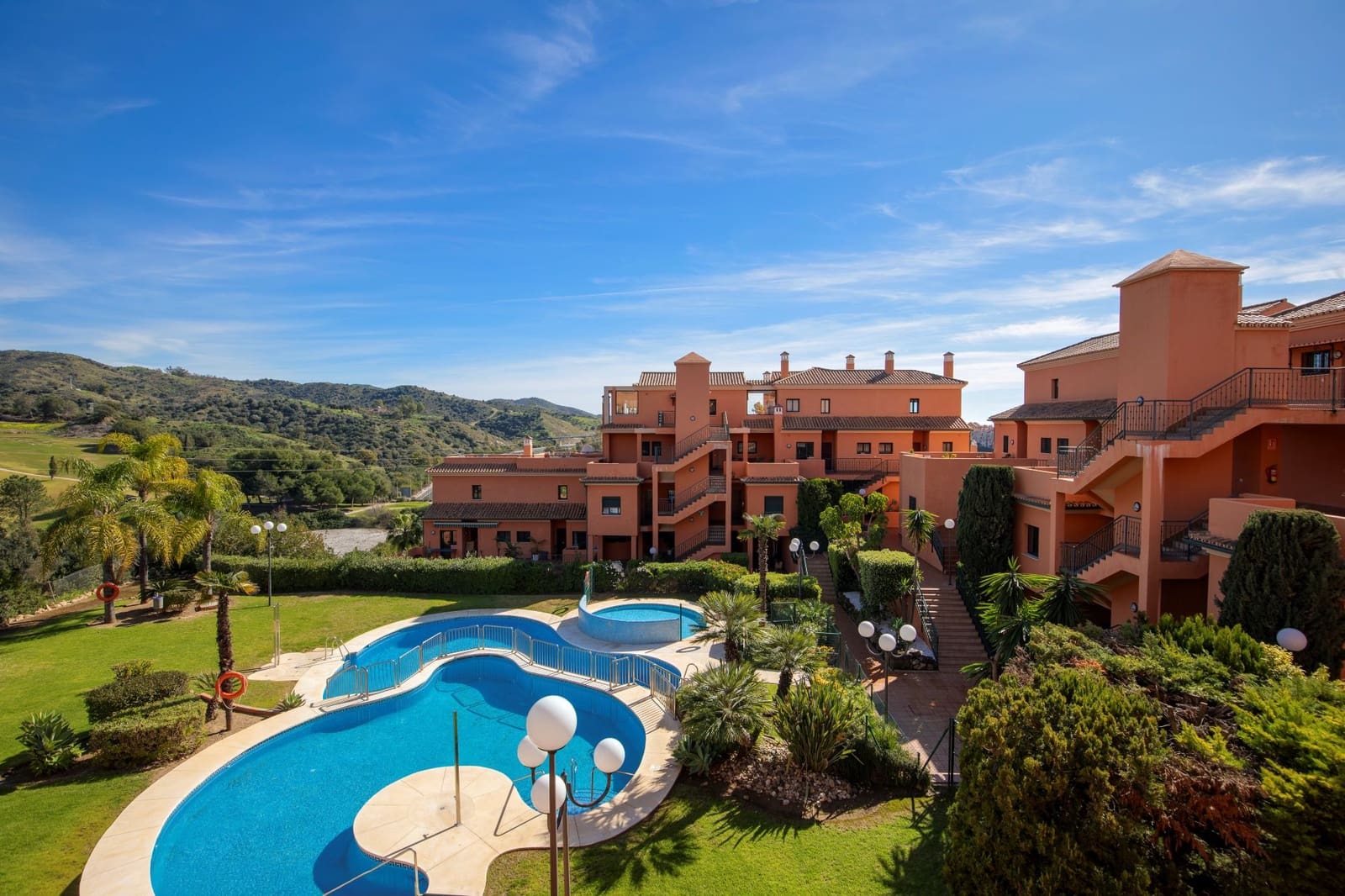 2 bedroom Apartment for sale in Elviria with garage - € 385,000 (Ref: 9882184)
