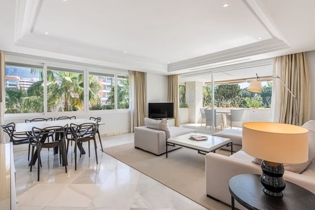 Apartamento de 2 habitaciones en Golden Mile, Marbella en venta con piscina garaje - 1.260.000 € (Ref: 9888362)