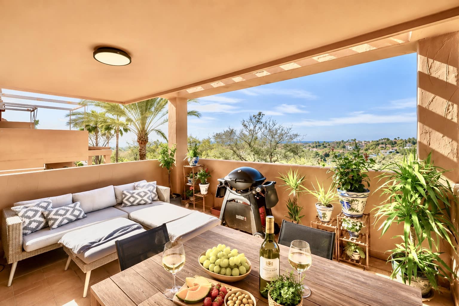 2 soveværelse Lejlighed til salg i Elviria med swimmingpool garage - € 395.000 (Ref: 9889568)