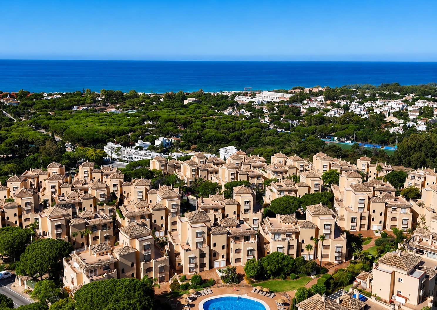 4 Zimmer Penthouse zu verkaufen in Elviria mit Pool Garage - 15.750.000 € (Ref: 9892917)