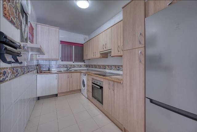 2 bedroom Apartment for sale in La Reserva, Marbella with pool garage - € 289,900 (Ref: 9893597)