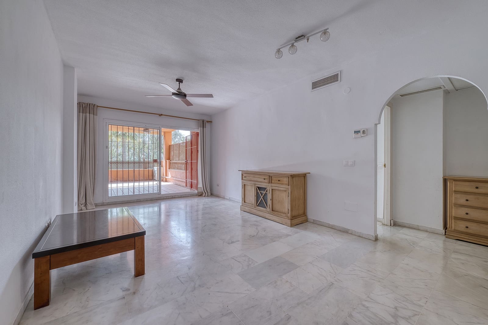 2 bedroom Apartment for sale in La Reserva with pool garage - € 289,900 (Ref: 9893597)