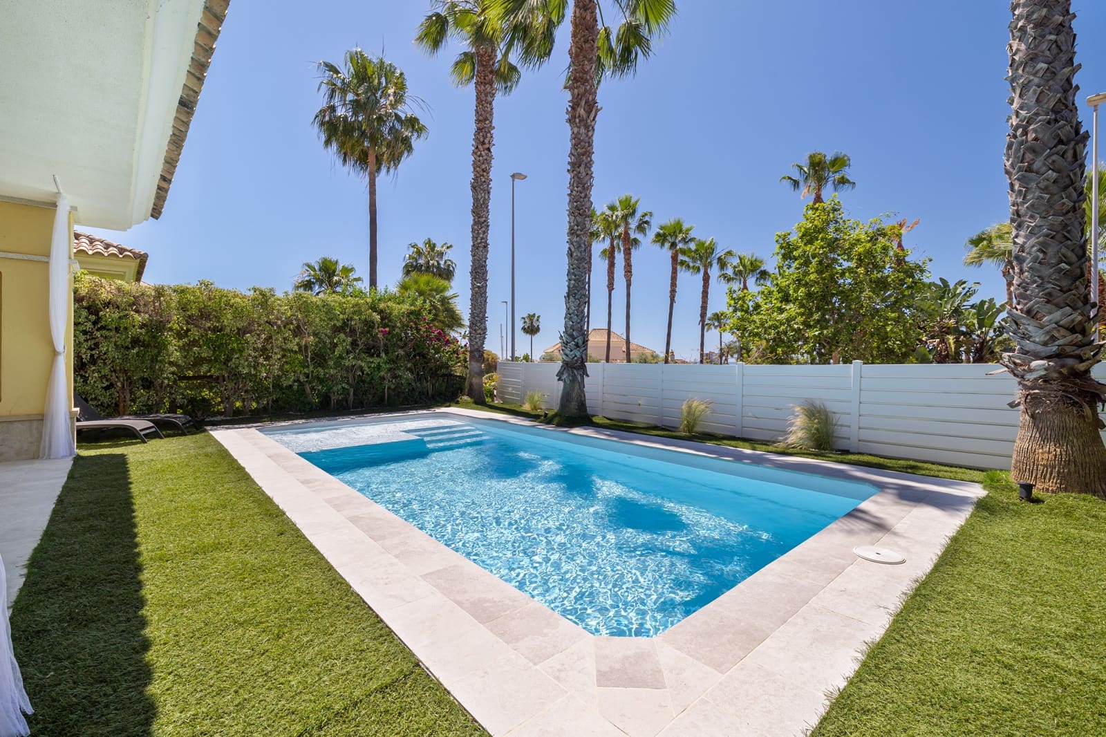 4 soveværelse Villa til salg i Marbella med swimmingpool garage - € 1.495.000 (Ref: 9894759)