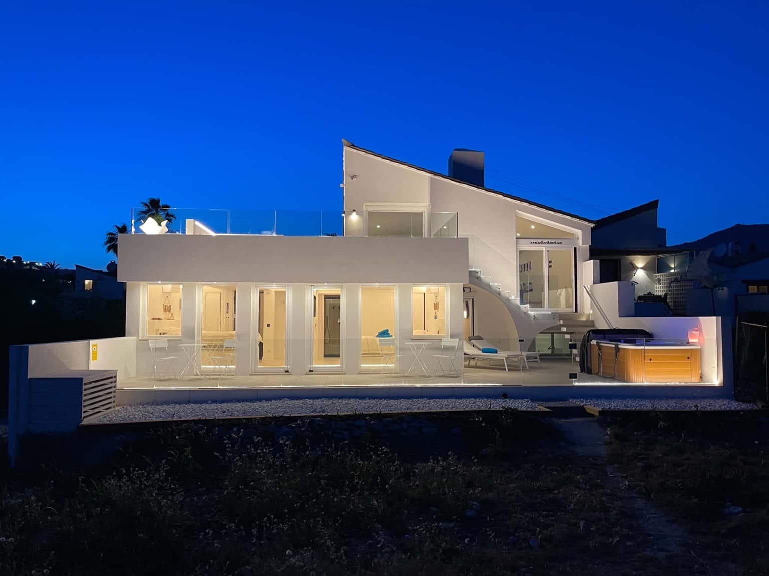 3 chambre Villa/Maison à vendre à Estepona avec piscine - 1 785 000 € (Ref: 9929755)
