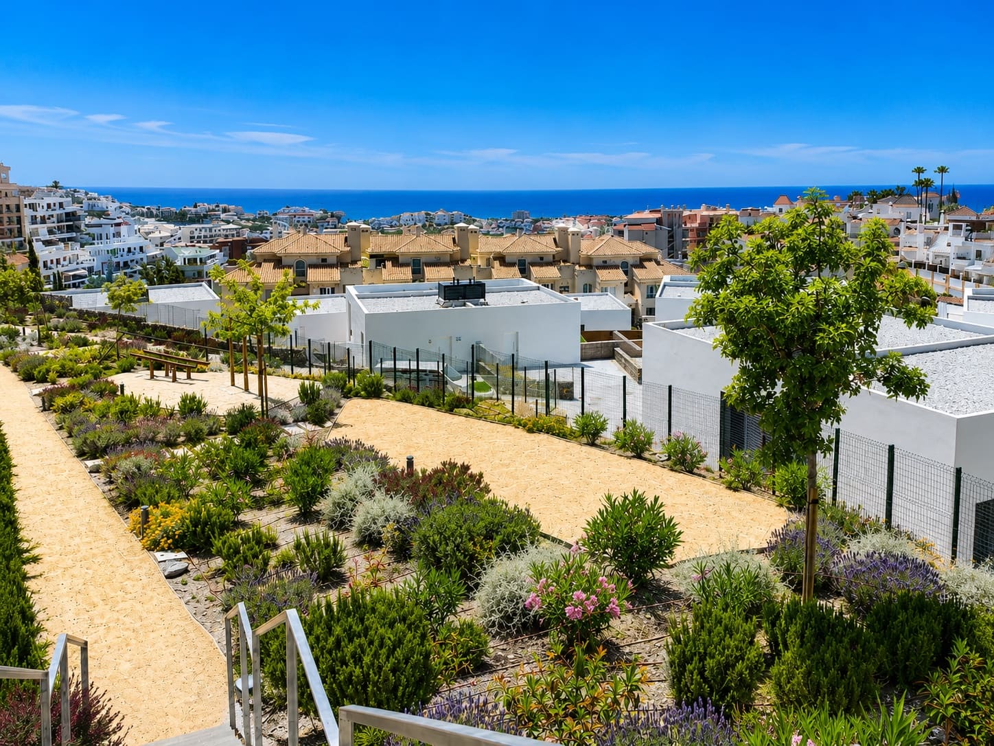 3 sovrum Semi-fristående Villa till salu i Mijas Costa med pool garage - 630 000 € (Ref: 9938451)