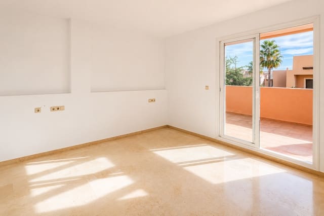 2 soverom Penthouse til salgs i Elviria, Marbella med svømmebasseng garasje - € 420 000 (Ref: 9958239)