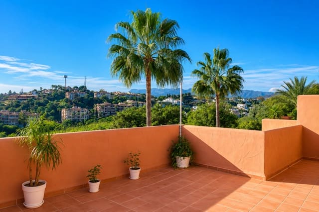 2 soverom Penthouse til salgs i Elviria, Marbella med svømmebasseng garasje - € 420 000 (Ref: 9958239)