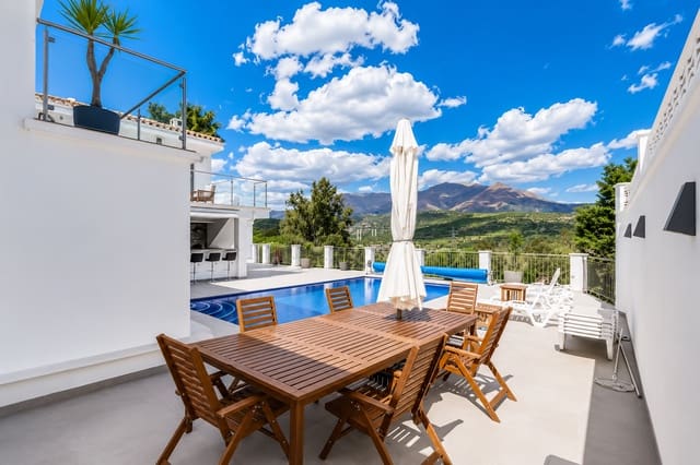 4 soverom Villa til salgs i Estepona Golf, Estepona med svømmebasseng garasje - € 1 150 000 (Ref: 9987070)