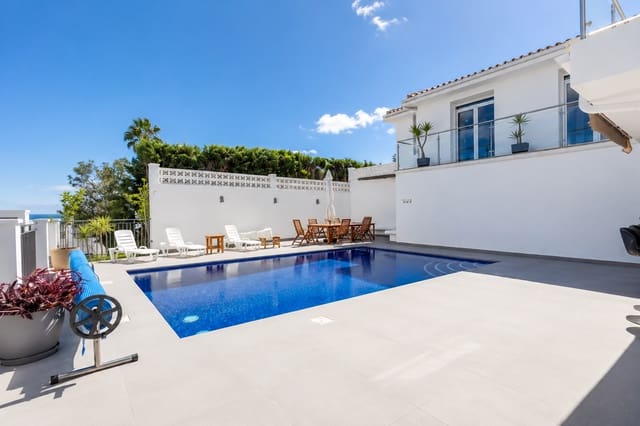 4 soverom Villa til salgs i Estepona Golf, Estepona med svømmebasseng garasje - € 1 150 000 (Ref: 9987070)