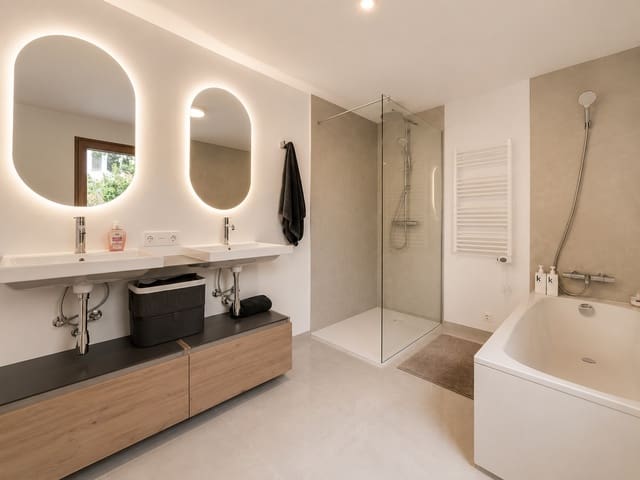 7 soveværelse Villa til salg i Buenas Noches, Estepona med swimmingpool garage - € 1.760.000 (Ref: 9987116)