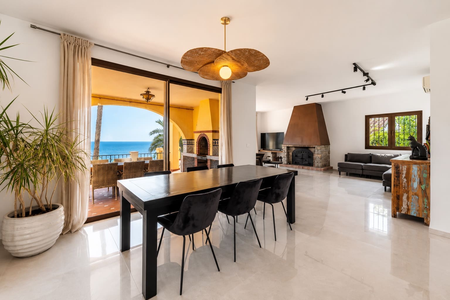 7 Zimmer Villa zu verkaufen in Buenas Noches mit Pool Garage - 1.760.000 € (Ref: 9987116)