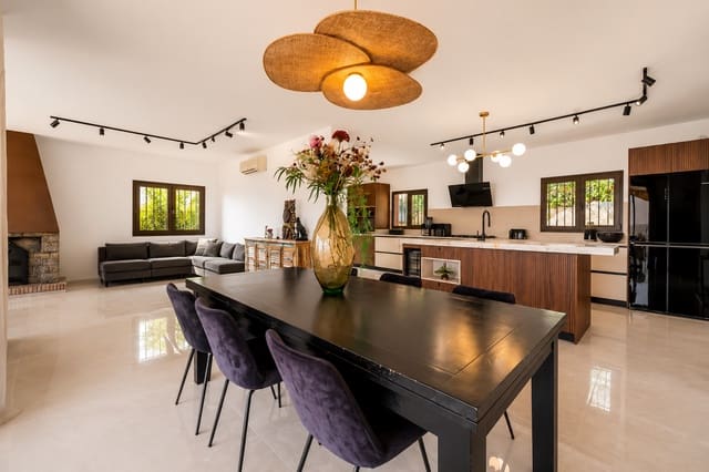 7 soveværelse Villa til salg i Buenas Noches, Estepona med swimmingpool garage - € 1.760.000 (Ref: 9987116)