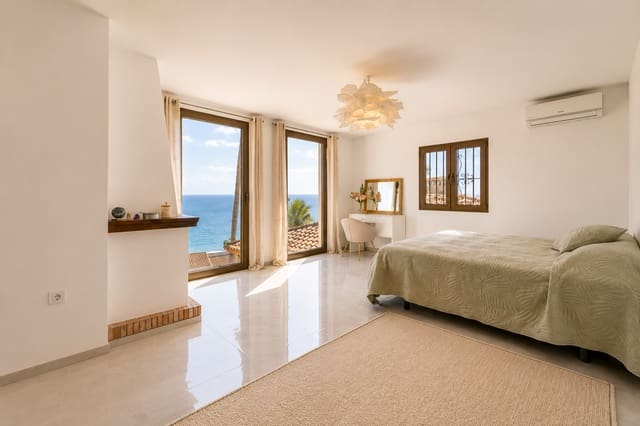 7 soveværelse Villa til salg i Buenas Noches, Estepona med swimmingpool garage - € 1.760.000 (Ref: 9987116)