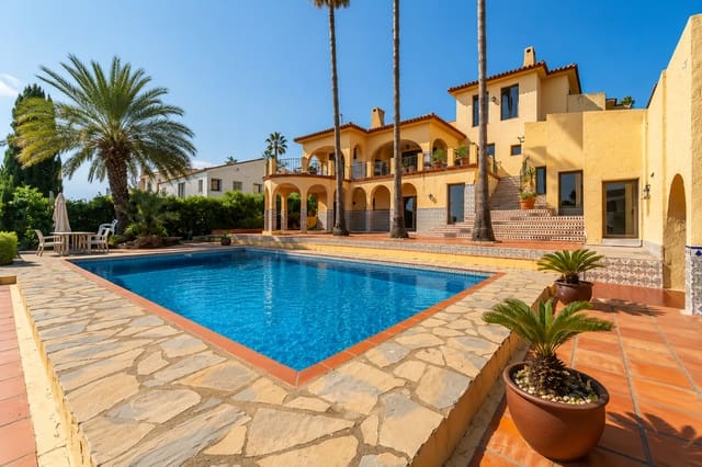 7 soveværelse Villa til salg i Buenas Noches, Estepona med swimmingpool garage - € 1.760.000 (Ref: 9987116)