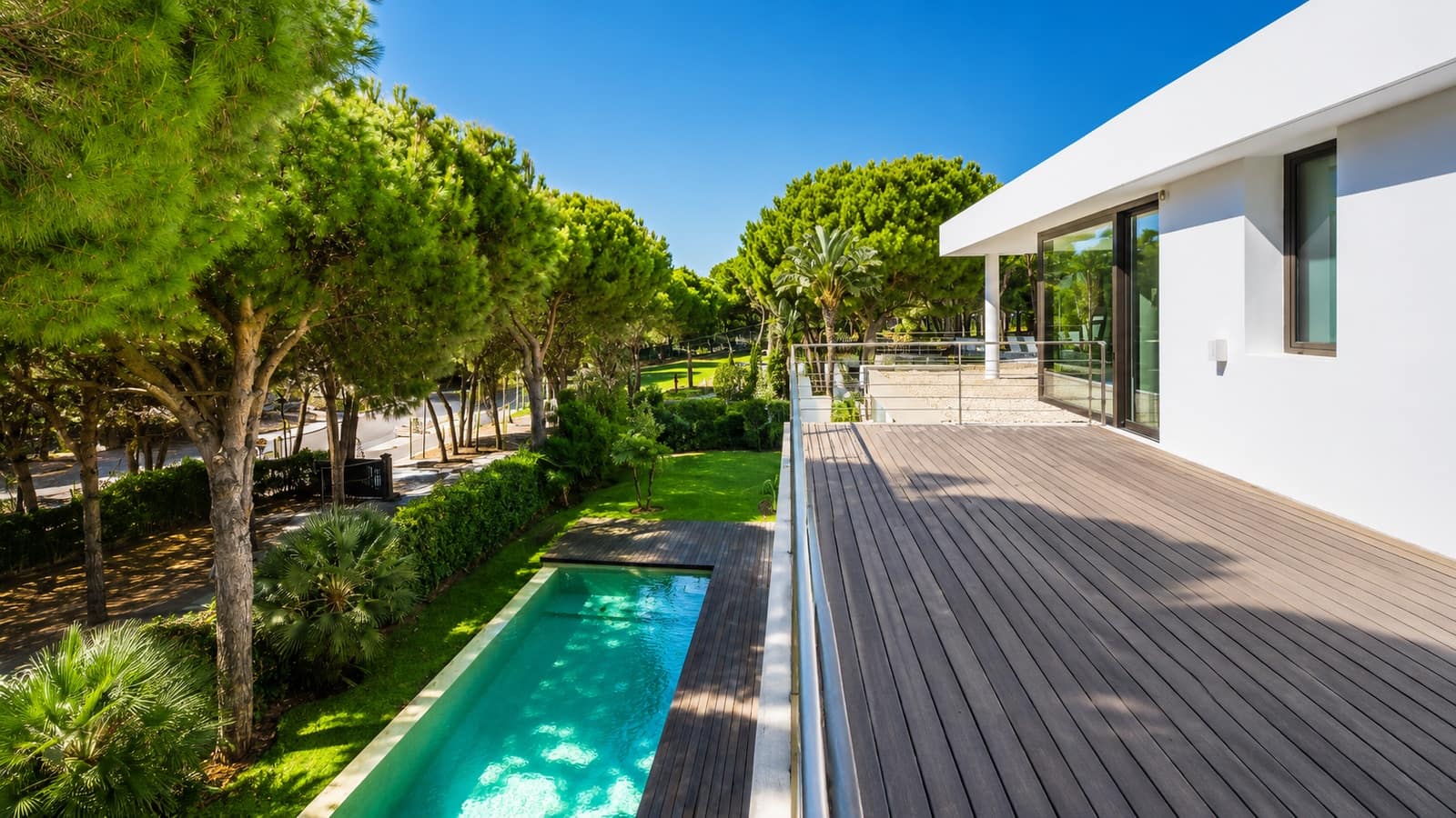 Chalet de 5 habitaciones en Marbella en venta con piscina garaje - 2.200.000 € (Ref: 9987121)