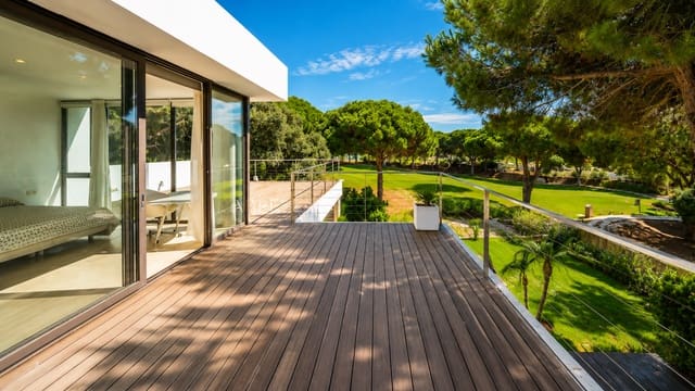 Chalet de 5 habitaciones en Cabopino - Artola, Marbella en venta con piscina garaje - 2.200.000 € (Ref: 9987121)