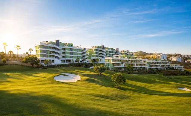 Ático de 3 habitaciones en La Cala de Mijas, Mijas en venta con piscina garaje - 638.000 € (Ref: 9999127)